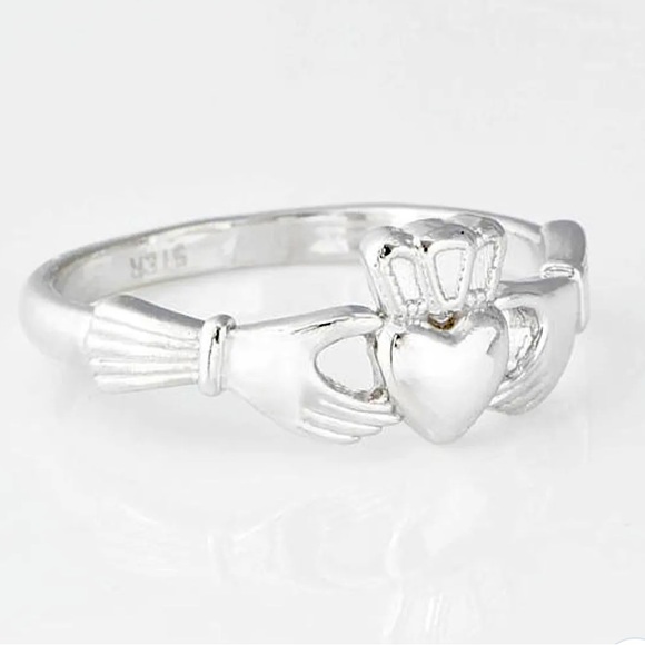 Beautiful Dainty Silver 925 Claddagh Irish Wedding Ring.NWOT - Picture 4 of 5
